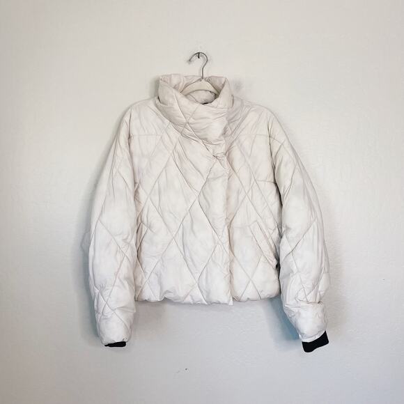 Calvin Klein Jeans Cream Assymetric Zip Cloud Puffer Coat Crop Jacket - Picture 2 of 6